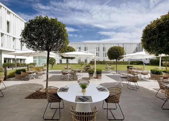 Hotel all'aeroporto: J Hotel